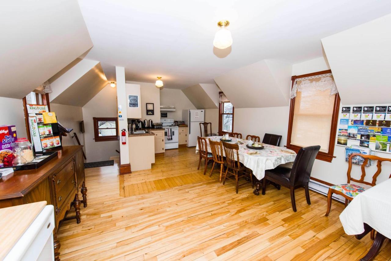 Le Griffon Bed & Breakfast Shediac Exterior photo