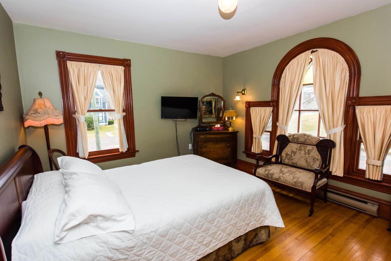 Le Griffon Bed & Breakfast Shediac Exterior photo
